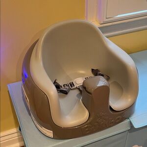 Bumbo seat with foam insert